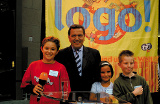 Bundeskanzler Gerhard Schröder stellt sich Kinderfragen