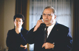 Szene aus Deutschlandspiel: Helmut Kohl, gespielt von Lambert Hamel, mit seinem Berater Horst Teltschik (Udo Schenk)