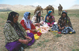 Nomadenfrauen im Zagros- Gebirge südlich von Isfahan