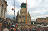Die Dresdener Frauenkirche bekommt ihre Turmhaube