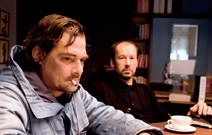 Kommissar Süden (Ulrich ­Noethen, rechts) und sein Freund und Kollege Martin Heuer (Martin ­Feifel)