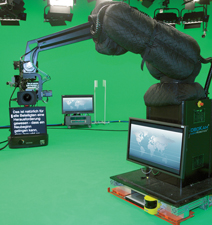 Der große Kameraroboter, die »Robi-Cam«, der eine wesentliche Grundlage zur Umsetzung des neuen Nachrichten-Erscheinungsbildes darstellt